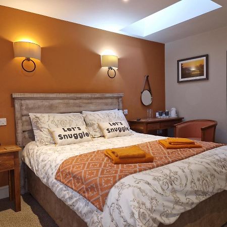 The Pelican Inn ดิไวเซส ภายนอก รูปภาพ