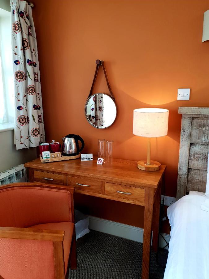 The Pelican Inn ดิไวเซส ภายนอก รูปภาพ