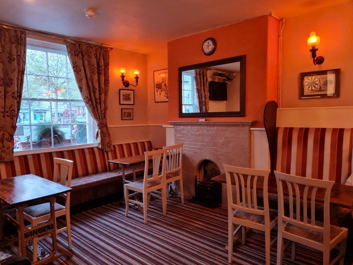 The Pelican Inn ดิไวเซส ภายนอก รูปภาพ